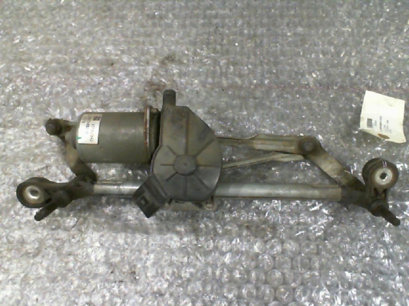 Moteur essuie glace avant