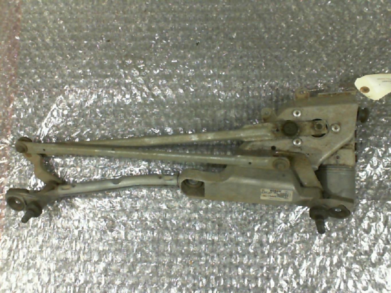 Moteur essuie glace avant