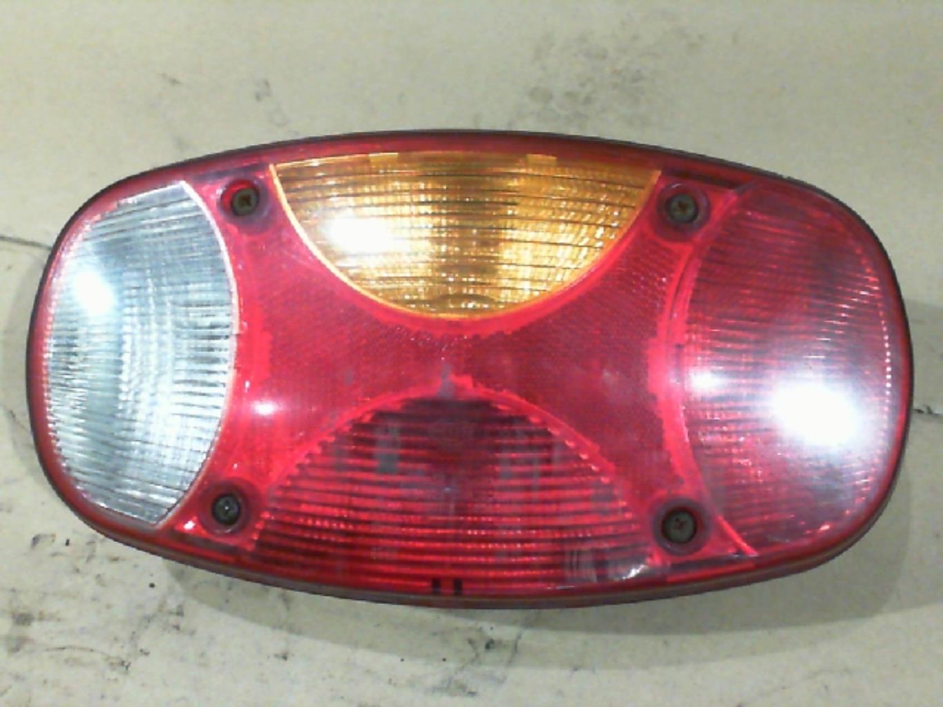Fanale posteriore principale destro (luci)