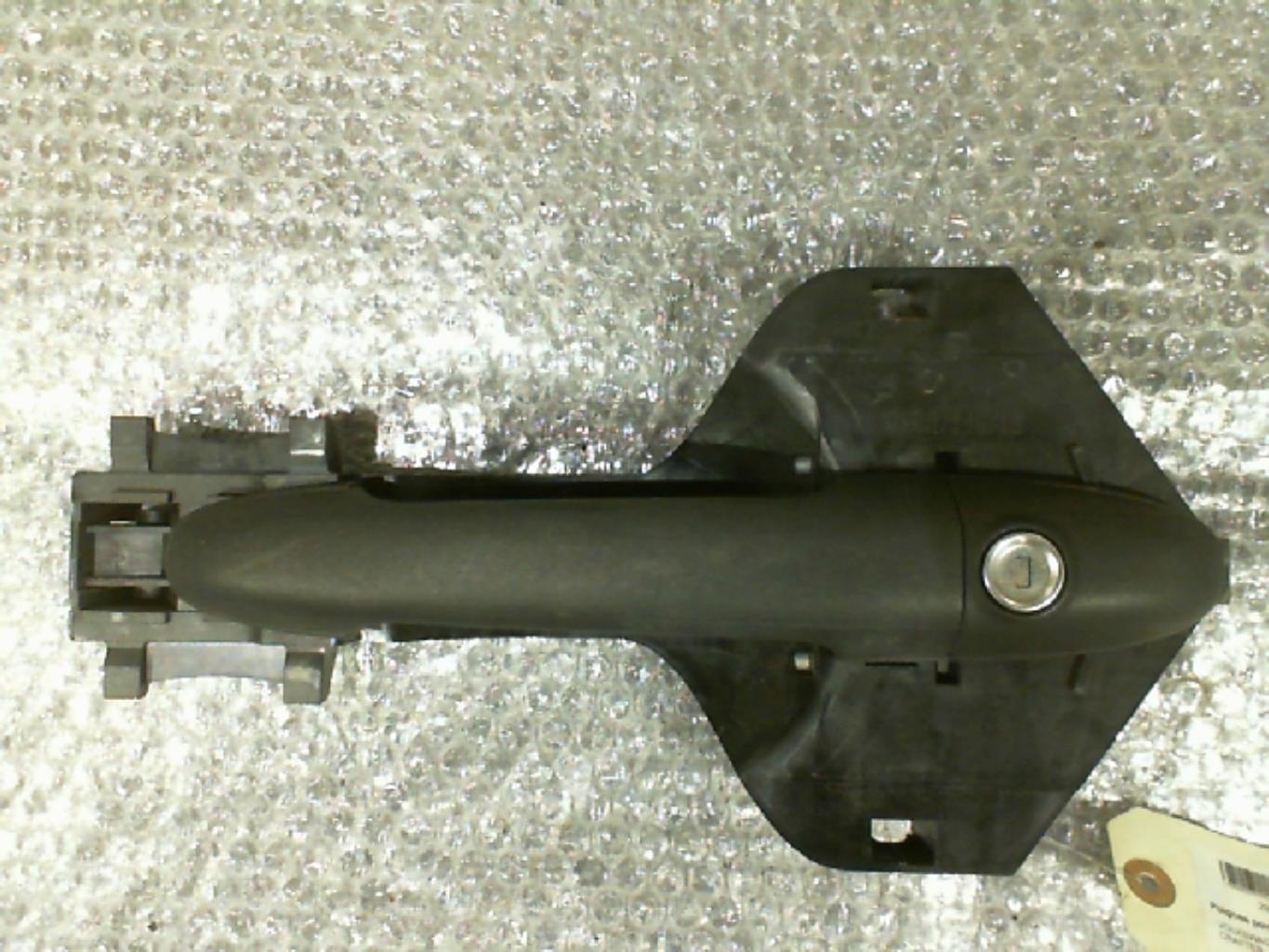 Poignee porte avant gauche