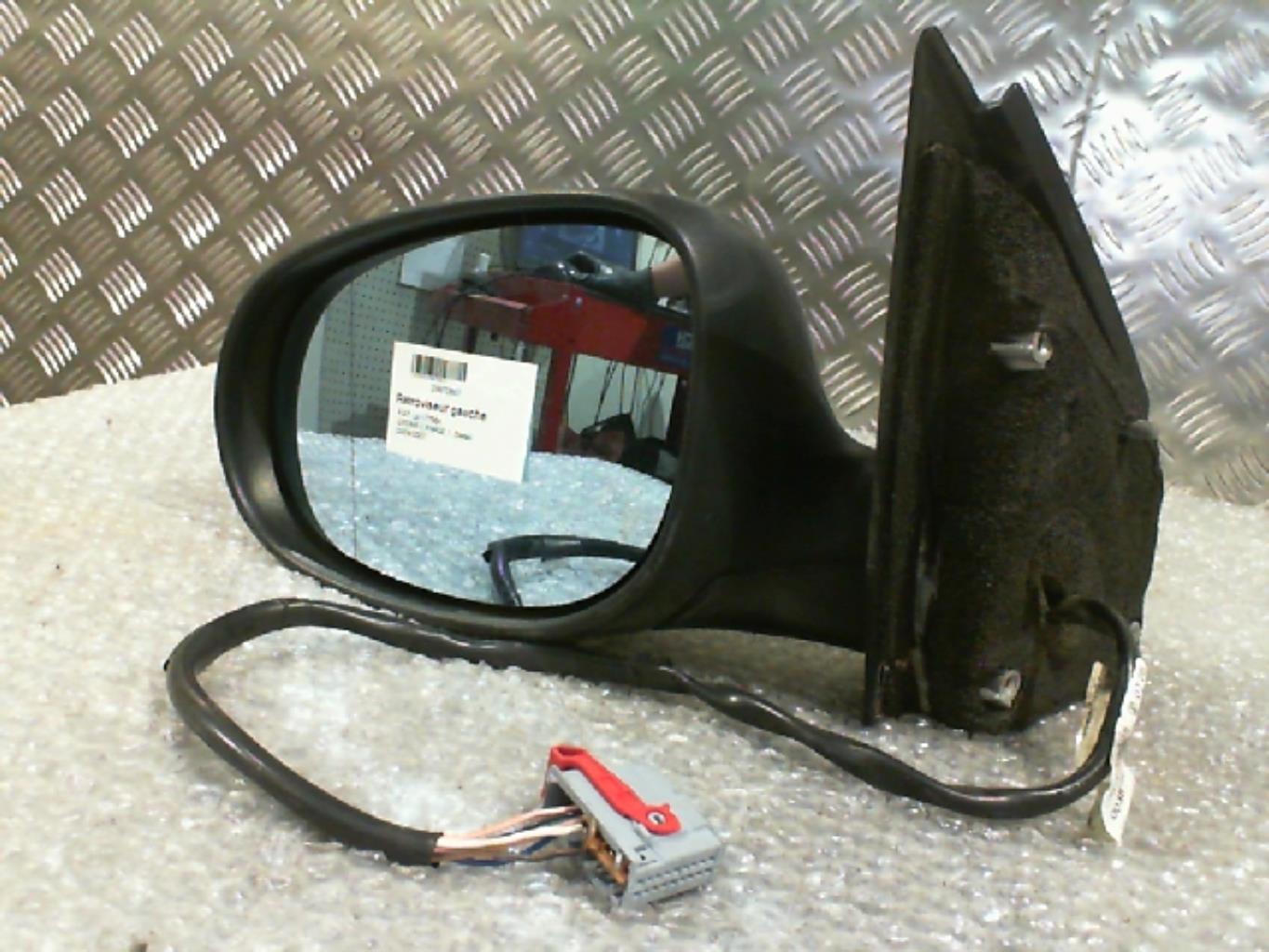 Specchietto retrovisore sinistro