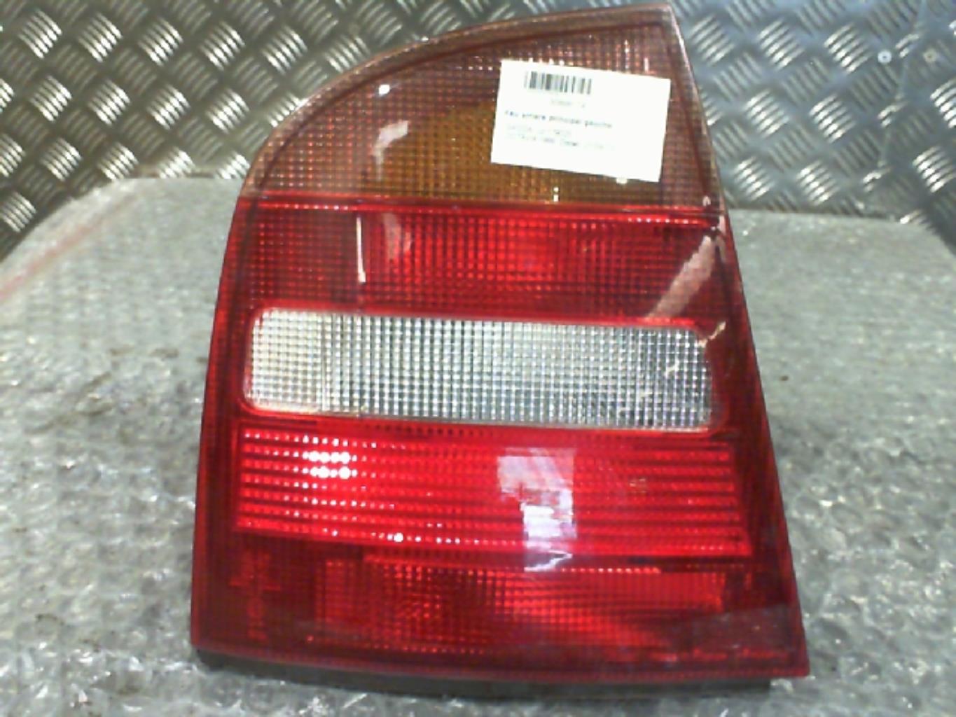 Fanale posteriore principale sinistro (luci)