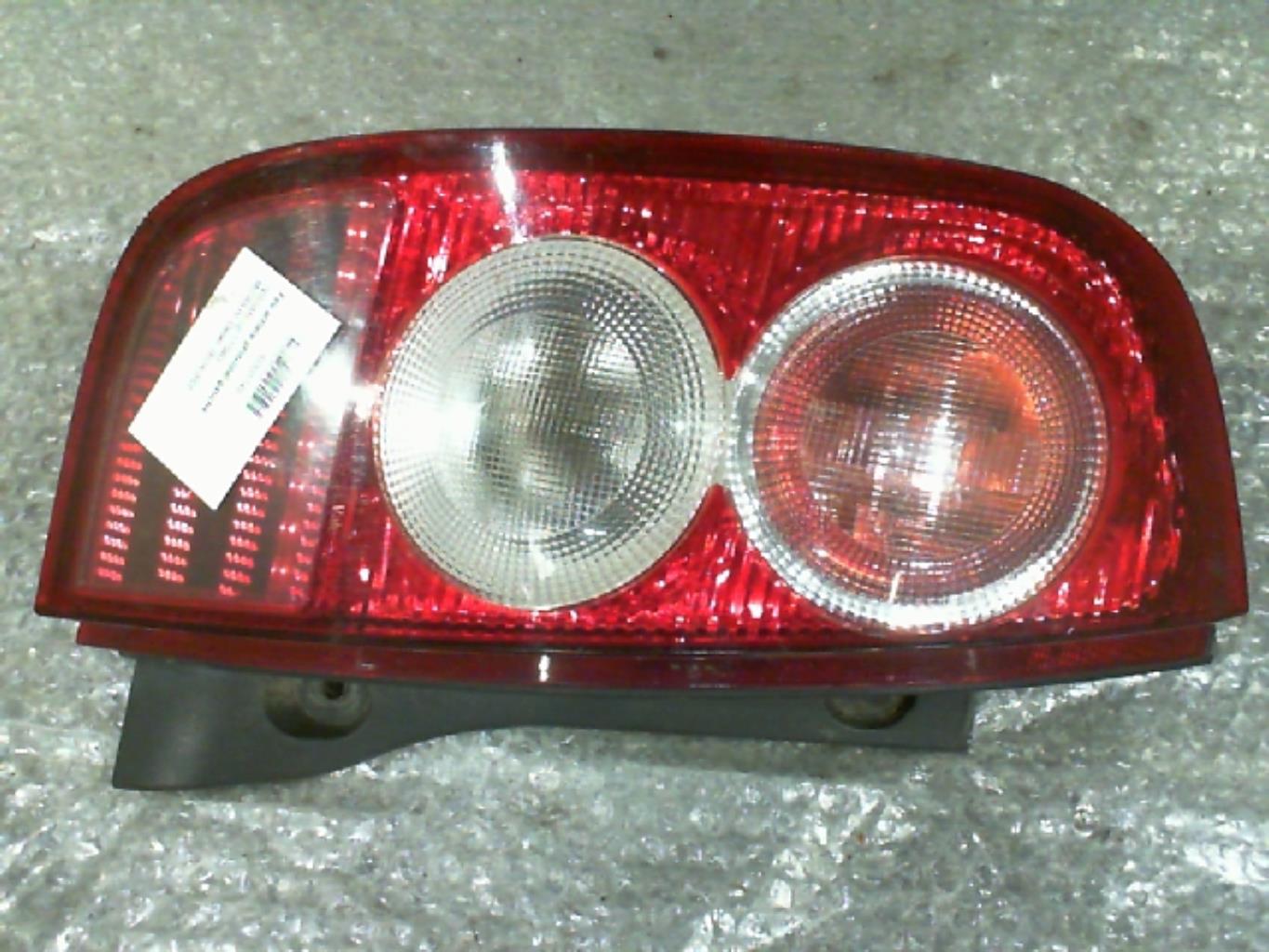 Fanale posteriore principale sinistro (luci)