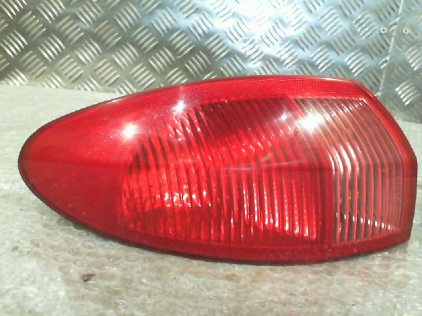 Fanale posteriore principale sinistro (luci)