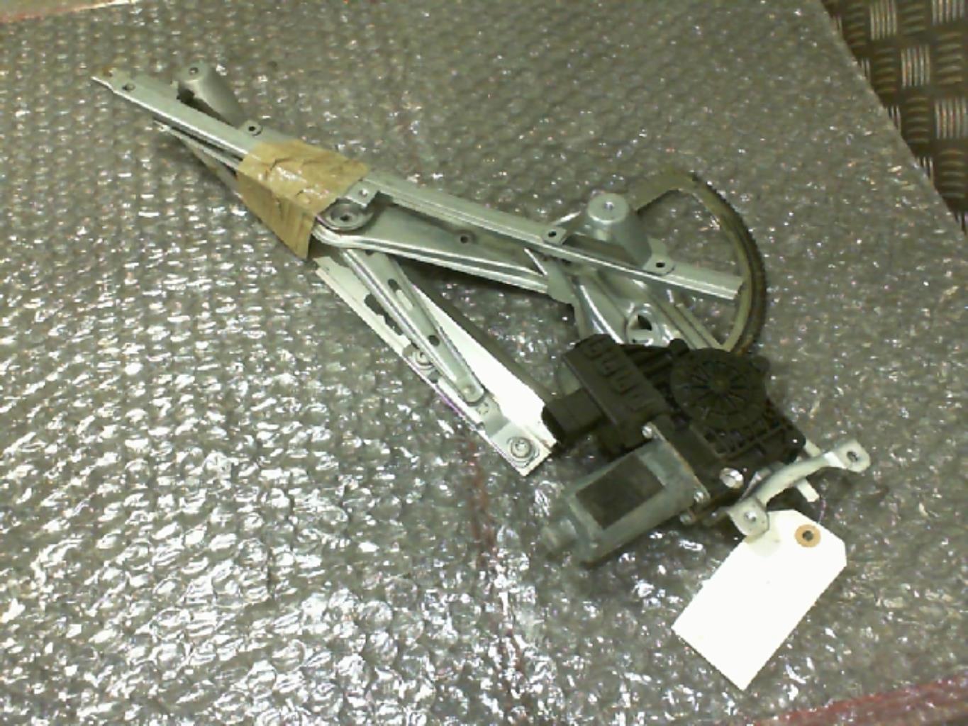 Leve vitre electrique avant gauche