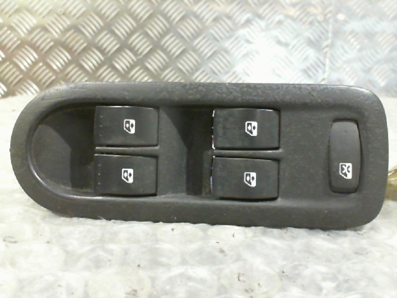 Interruptor de elevalunas