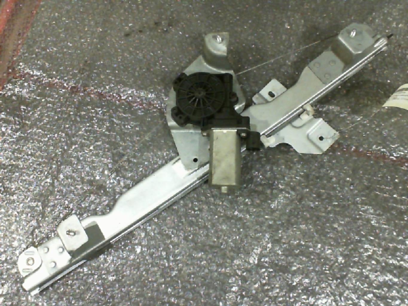 Leve vitre electrique avant gauche