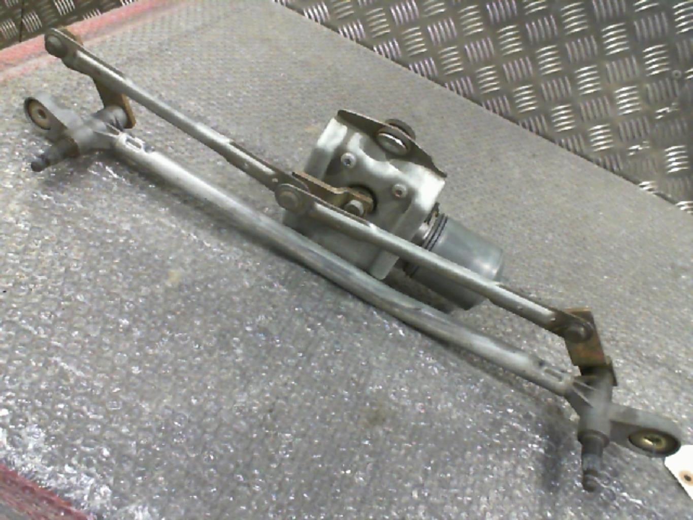 Moteur essuie glace avant