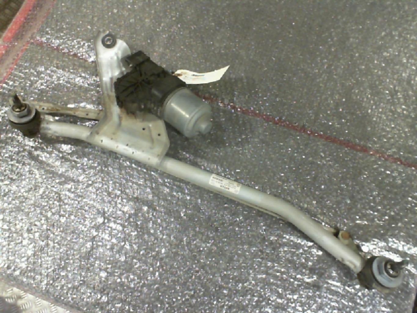 Moteur essuie glace avant