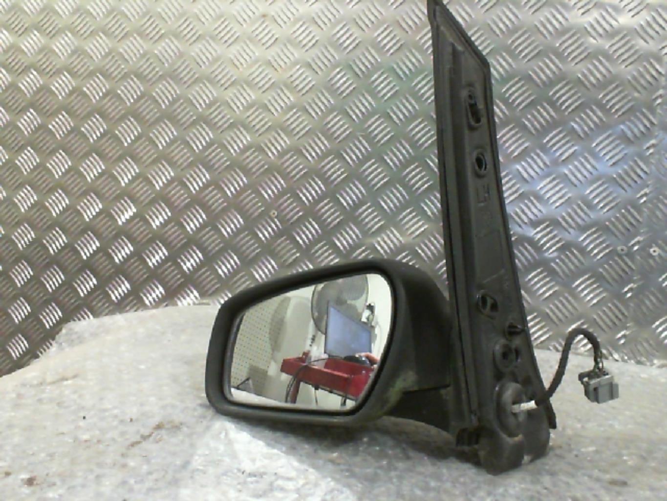 Specchietto retrovisore sinistro