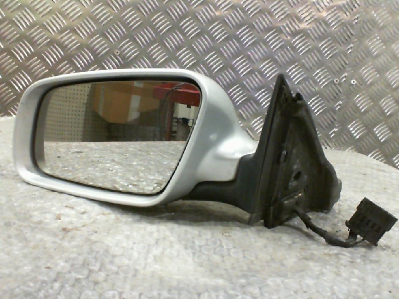 Retrovisor izquierdo