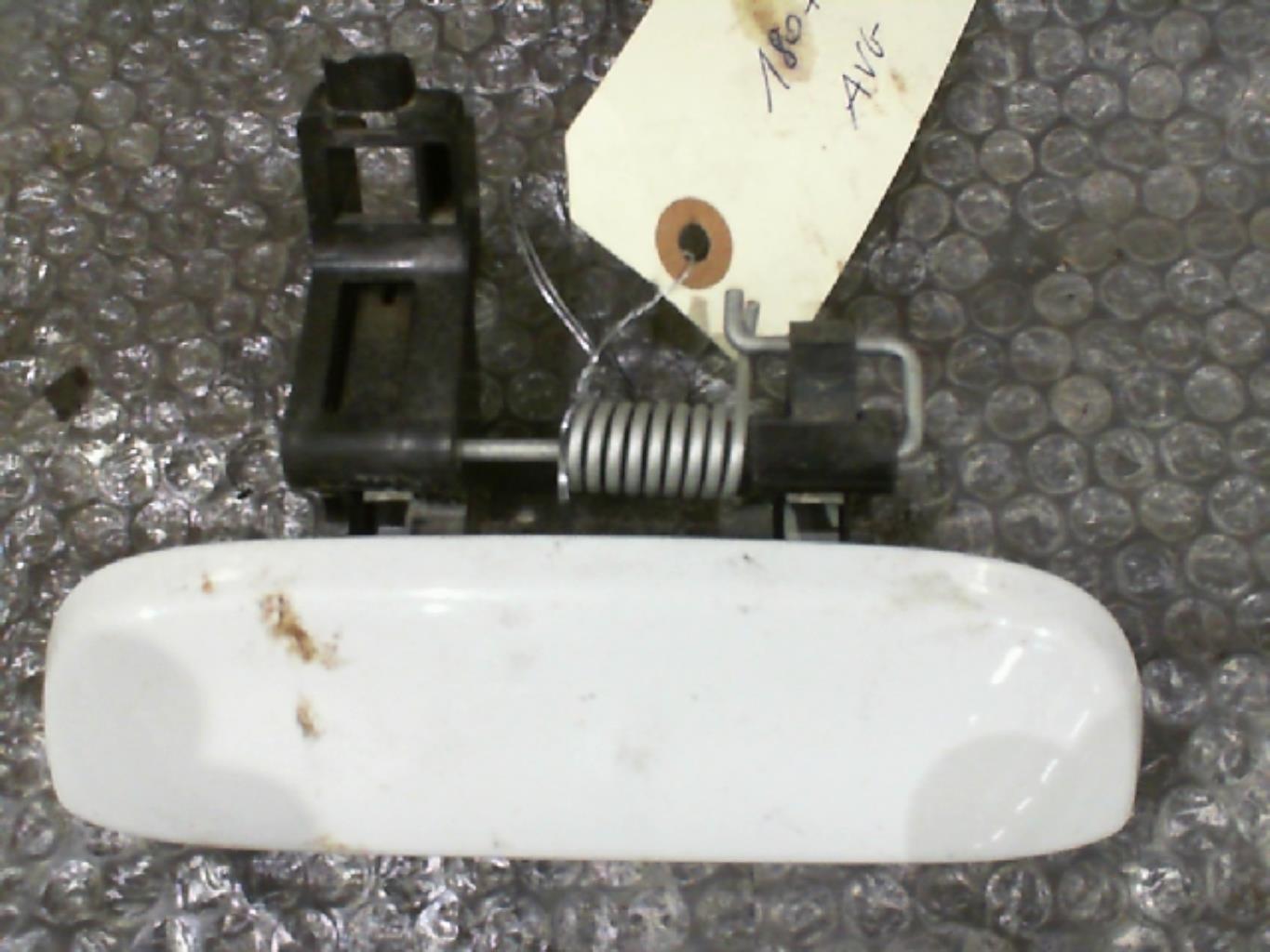 Poignee porte avant gauche