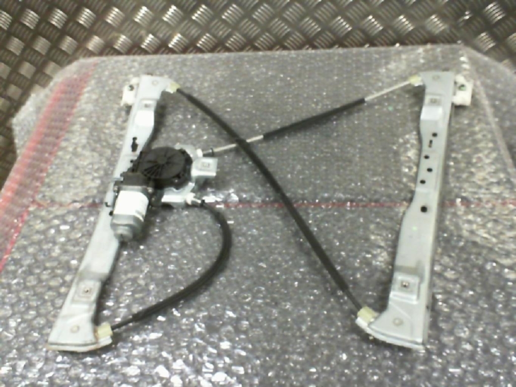 Leve vitre electrique avant droit