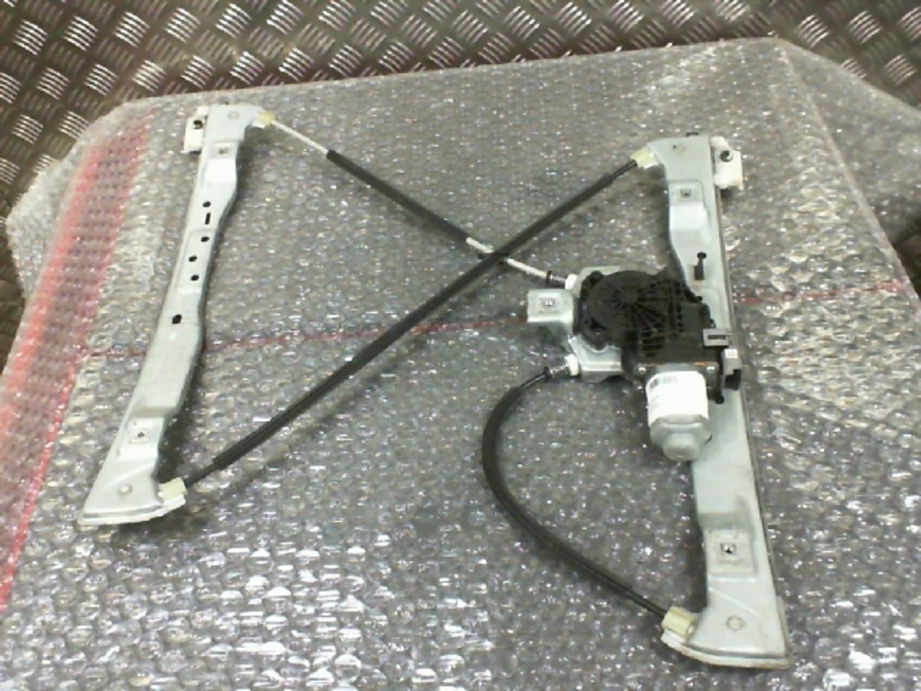 Leve vitre electrique avant gauche