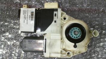 Moteur leve vitre avant droit