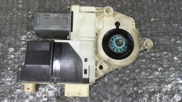 Moteur leve vitre avant gauche