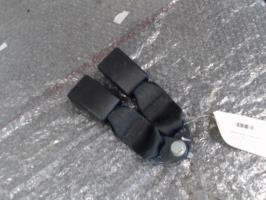 Attache ceinture arriere droit