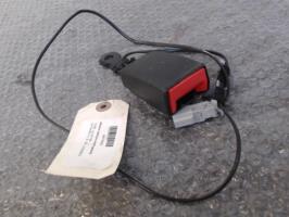 Attache ceinture avant gauche