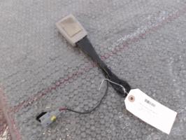 Attache ceinture avant gauche