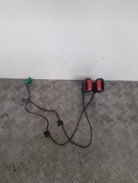 Attache ceinture arriere droit