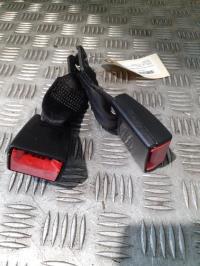 Attache ceinture arriere gauche
