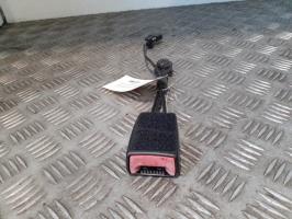 Attache ceinture avant droit