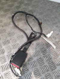 Attache ceinture avant droit