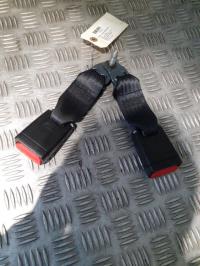 Attache ceinture arriere droit