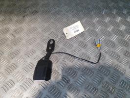 Attache ceinture avant droit