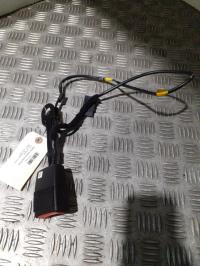 Attache ceinture avant droit