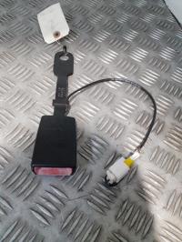 Attache ceinture avant gauche