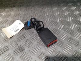 Attache ceinture avant gauche