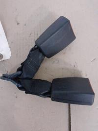 Attache ceinture arriere gauche