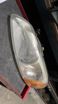 Gruppo ottico anteriore principale sinistro (luci)(faro)