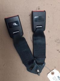 Attache ceinture arriere droit