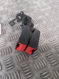 Attache ceinture arriere gauche