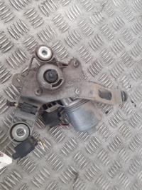 Moteur essuie glace avant droit