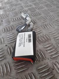 Attache ceinture arriere droit