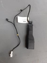 Attache ceinture avant droit