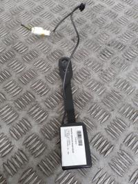 Attache ceinture avant droit