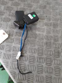 Attache ceinture avant gauche