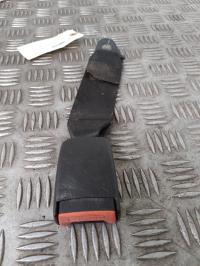 Attache ceinture arriere droit