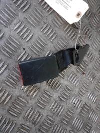 Attache ceinture arriere droit