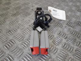 Attache ceinture arriere gauche