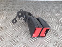 Attache ceinture arriere gauche