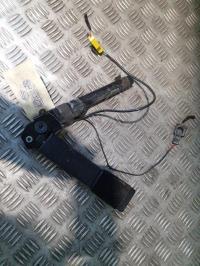 Attache ceinture avant droit