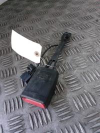 Attache ceinture avant gauche