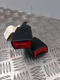 Attache ceinture arriere gauche