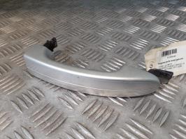 Poignee porte avant gauche