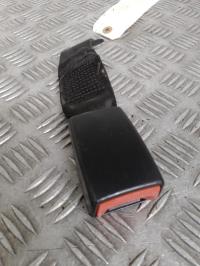 Attache ceinture arriere droit